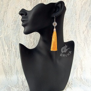 Żółte kolczyki chainmaille z chwostem