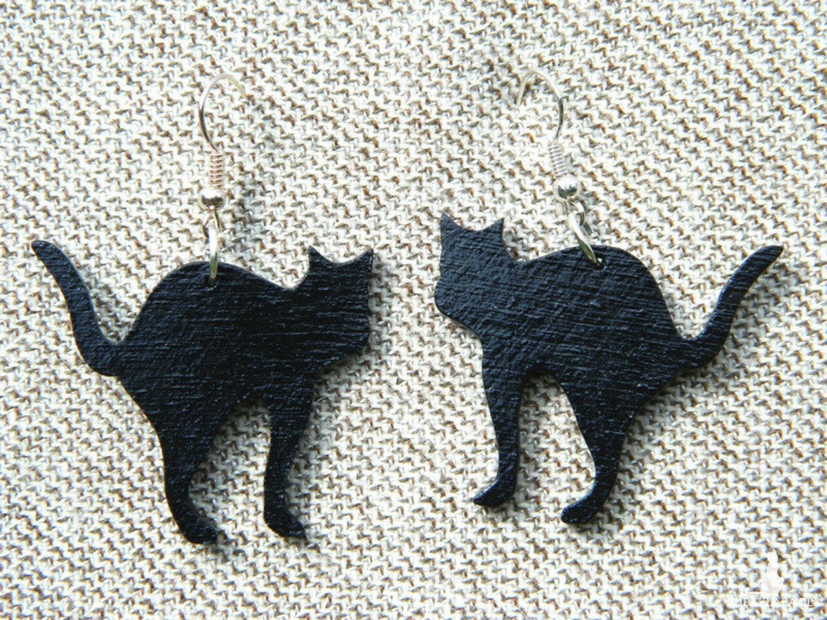 Kolczyki koty, czarny kot kolczyki, prezent dla kociary, biÅ¼uteria z motywem kota, kolczyki z kotami, kot, kotki, dla wielbicielki kotÃ³w, czarne drewniane kolczyki