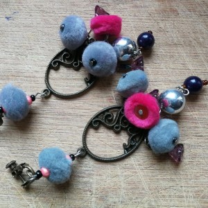 klipsy etno boho folk kolorowe z pomponami