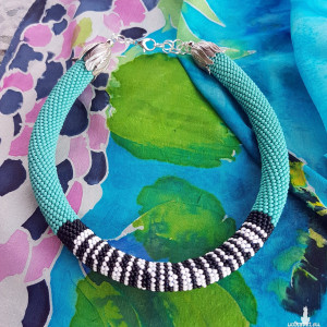 Naszyjnik turkusowy zwierzęce wzory zebra