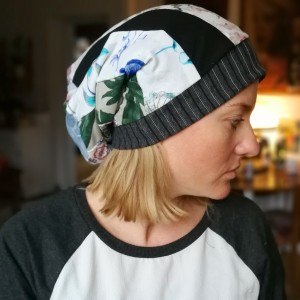 czapka wiosenna damska rozmiar uniwersalny, dobra na codzienne noszenie
