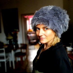 czapka futrzana damska szara handmade uszyta ze sztucznego szarego futerka