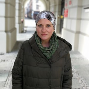 czapka wiosenna damska z dzianiny typ sportowy