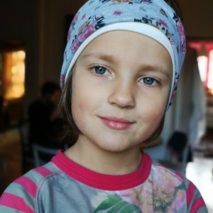 opaska uniwersalna wiosenna z tyłu