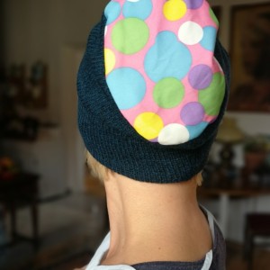 czapka damska turkus w grochy
