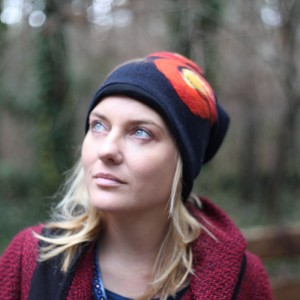 czapka handmade czesanką filcowane czapki wełniane wir