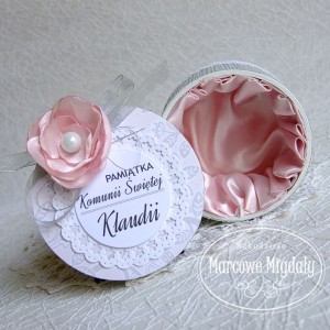 Pamiątka 1-szej Komunii Świętej, personalizowane pudełeczko na prezent różowe