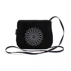 Mała torebka damska Czarna z białym haftem