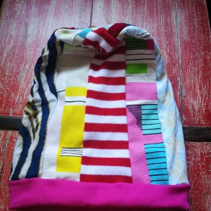 czapka damska kolorowa na podszewce