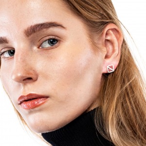 Srebrne kolczyki sztyfty przestrzenna kostka ażurowa