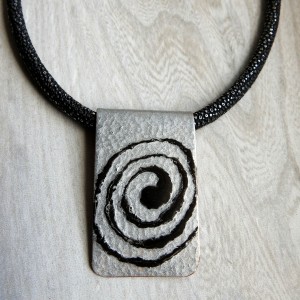 Zawieszka wisior "Labirynt"