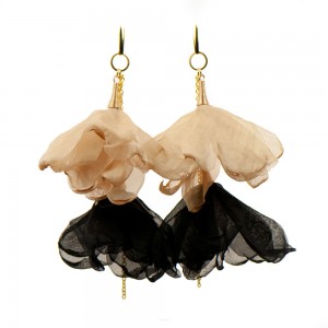 Złoto-czarne kolczyki kwiatowe z łańcuszkiem c857-13