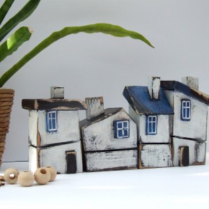 Krzywe domki dekoracyjne z drewna - 4 SZTUKI