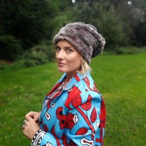 czapka kolor szary miękkie sztuczne futerko