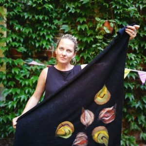 czarna chusta handmade wełniana