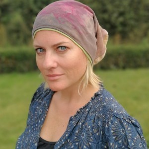 czapka damska długa smerfetka dobra