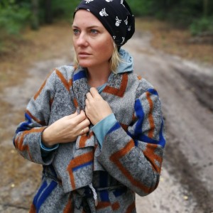 Czapka damska w czaszki