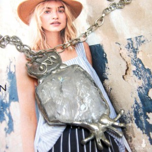 Naszyjnik sowa z surowym kryształem górskim