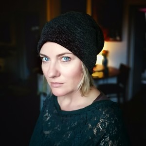 czapka damska ciemno szara