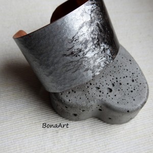 Bransoleta "Srebrno-czarna elegancja" ręcznie malowana