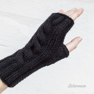 Krótkie czarne mitenki