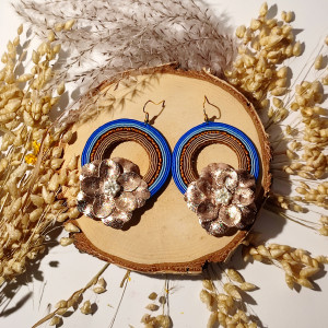 Ivy - kolczyki sutasz koła z kwiatem