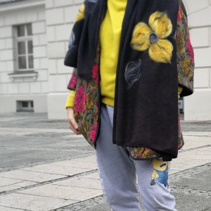 Czarny szal damski zimowy z wełną merynosów handmade