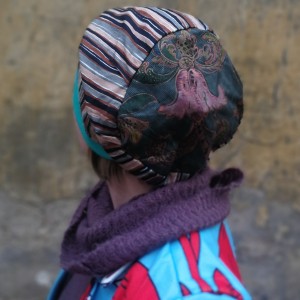 capka damska w paski smerfetka