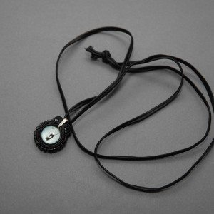 wisiorek sutasz - kot