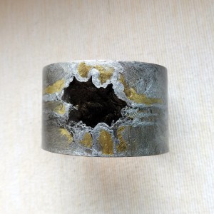 Bransoletka "Czarny sekret" ręcznie malowana