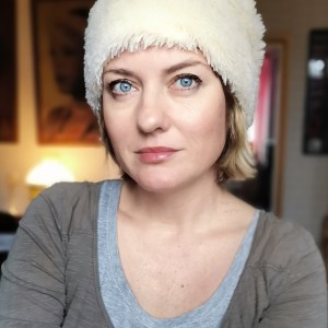 czapka damska futrzana smerfetka