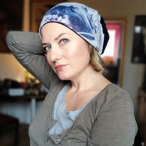 czapka ręcznie farbowana codzienna  smerfetka