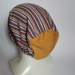 Czapka dzianinowa pasiasta damska