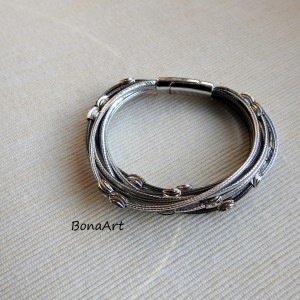 Bransoletka damska na magnetyczne zapięcie