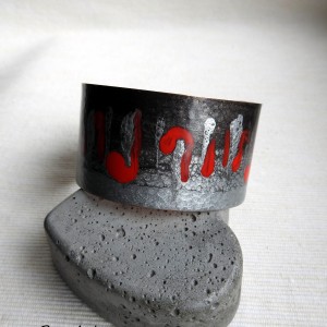 Bransoletka ręcznie malowana "Abstrakcja z czerwienią"