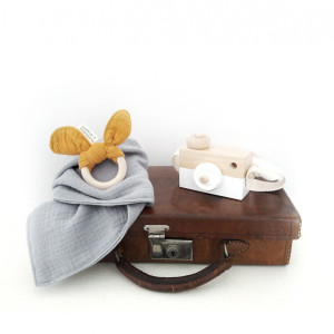 drewniany gryzak dla niemowlaka, organiczny gryzak z drewna, ringi drewniane, gryzak z uszami