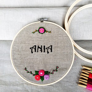 Tamborek haftowany - haft ręczny dowolny napis