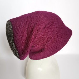 Czapka damska amarantowa smerfetka
