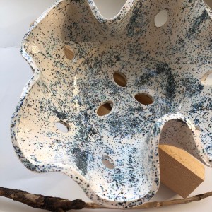 PALOLOPULI Ceramiczna miseczka z otworkami