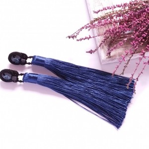 Granatowe kolczyki sutasz z chwostami