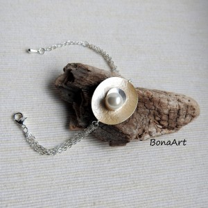 Bransoletka delikatna, perłowa.