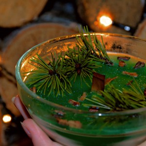 Ręcznie robiona świeca sosnowa