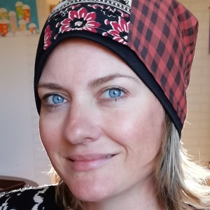 Czapka damska  patchworkowa smerfetka