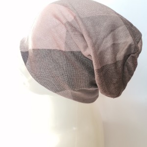 Czapka damska  dziecięca w kratkę