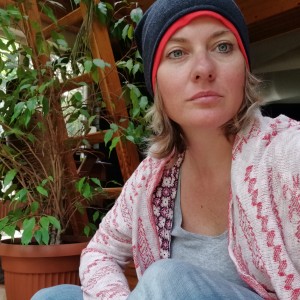 Czapka  uniwersalna  damska czarna