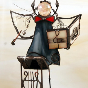 Aniołek witrażowy 3D dyrygent