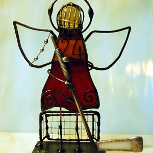 Aniołek witrażowy 3D hokeista