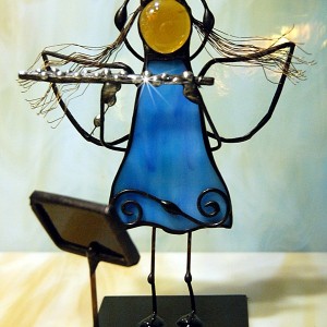 Aniołek witrażowy 3D  flecistka