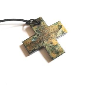 Naszyjnik ceramiczny krzyzyk