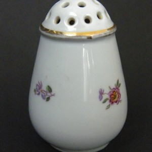 Porcelanowa solniczka